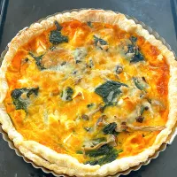 サーモンとほうれん草のキッシュ|sachi ＊さん