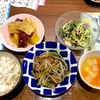肉もやし　大根と人参のコンソメスープ　大根とツナきゅうりの中華風サラダ　さつまいもと厚揚げの胡麻味噌煮|おさむん17さん