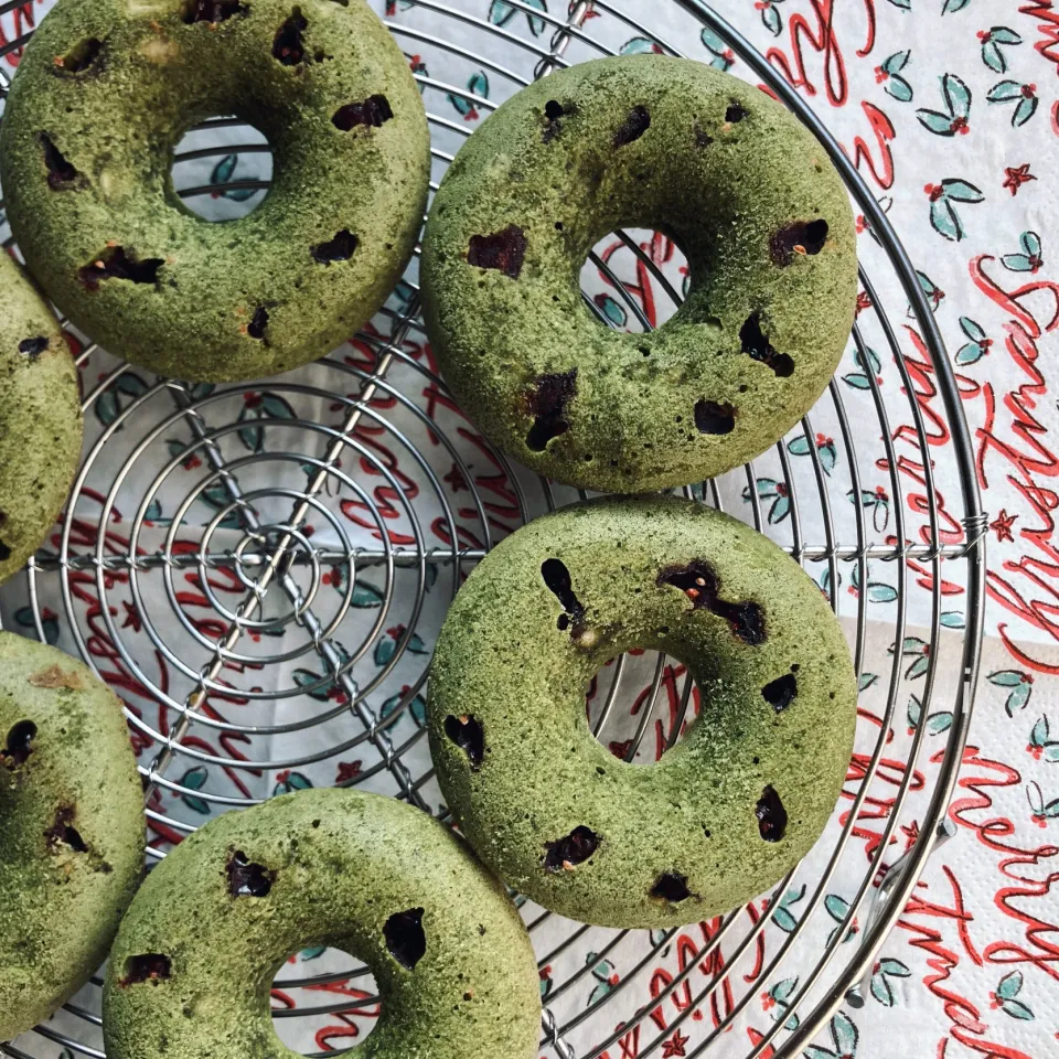 抹茶とクランベリーの焼きドーナツ|izoomさん