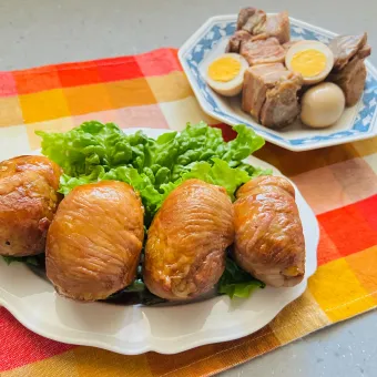 Snapdishの人気料理写真:「肉巻きおにぎり＆角煮」