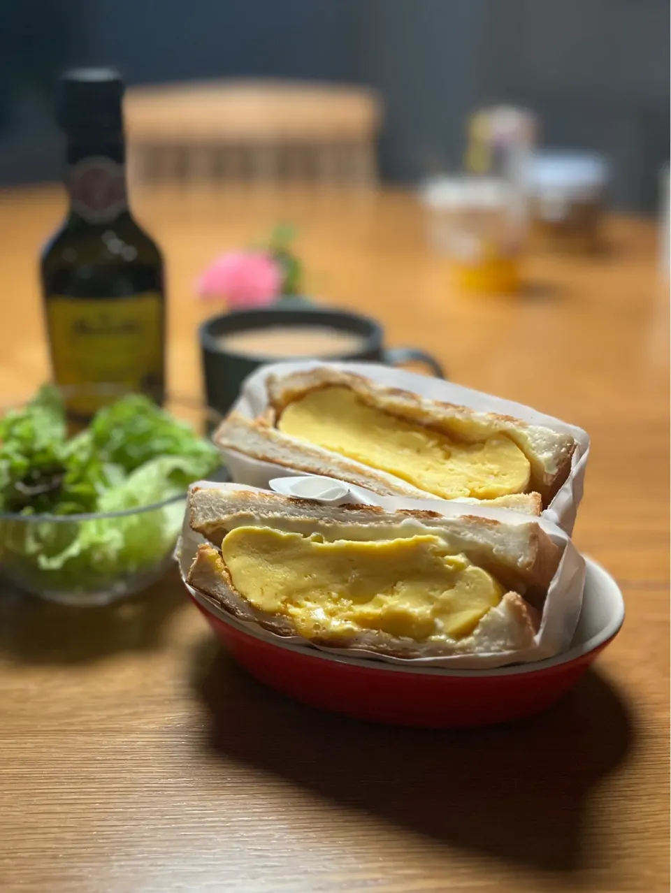 12/13の朝食　休日の定番たまごサンド|yoneさん