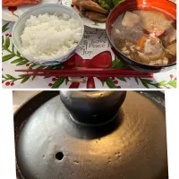 この前の残りのチキンと土鍋で炊いた新米メッチャ美味しい😋それと冷蔵庫の中の物のお味噌汁。ご飯が1番贅沢です❣️|tamemitiさん