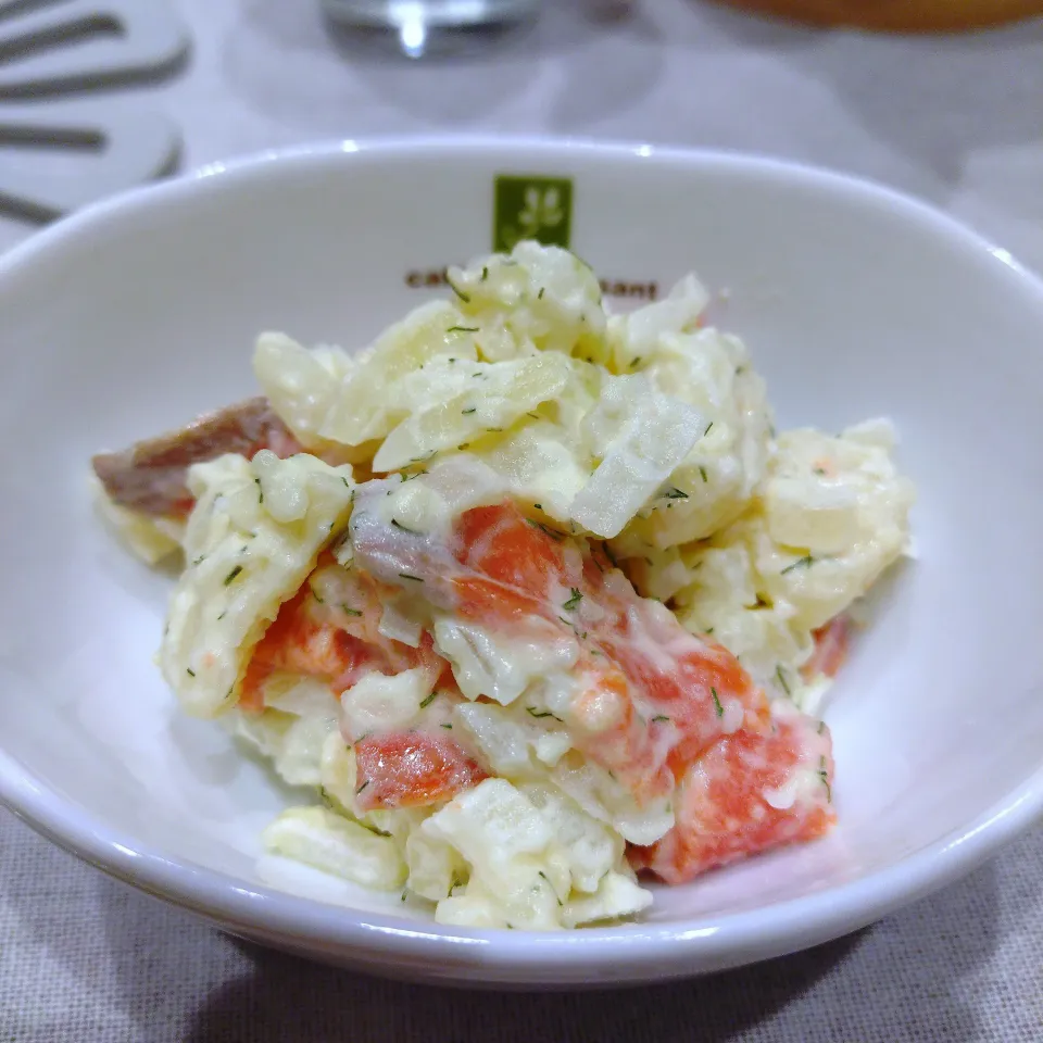 サーモンとディルのポテトサラダ|あゆみ│ハレシピさん