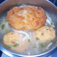 白身魚ふんわり揚げ乗せみぞれ仕立てのなめ茸と豚ひき肉入りとろみ付きコロッケうどん|darkbaronさん