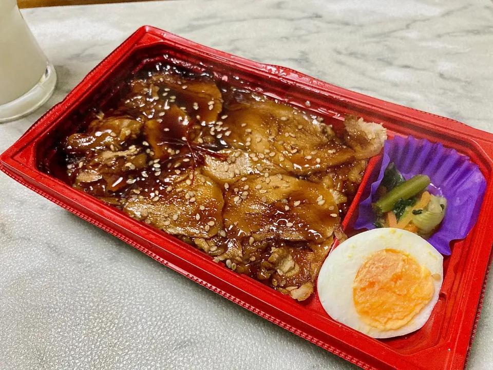 豚バラ生姜焼き重(๑•🐽•๑)㌧|Kojiさん