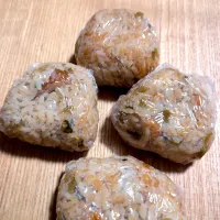 炒めものの残りものタレで炊き込みご飯🍙|チョコさん