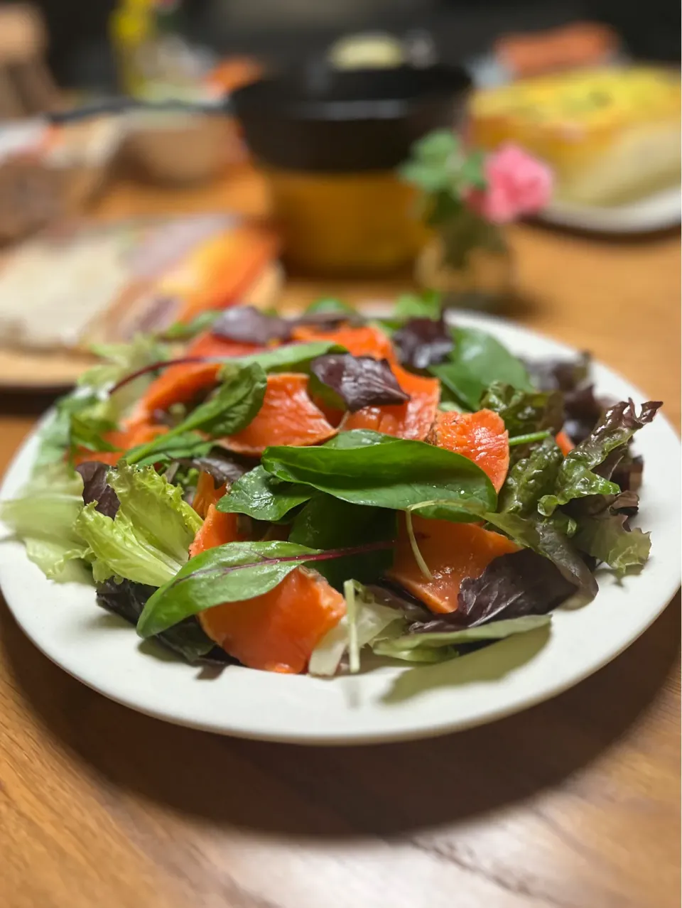 12/13の夕食　炙り鮭のサラダ|yoneさん