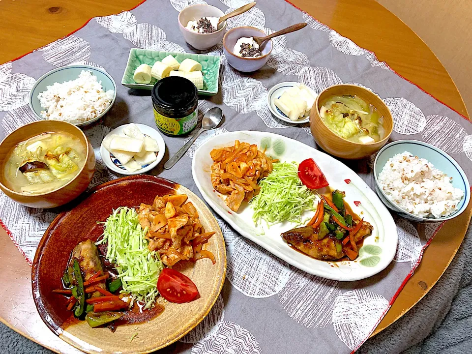 鰤と野菜の生姜焼き♡ガーリックポークチャップのミックスプレート|さくたえさん