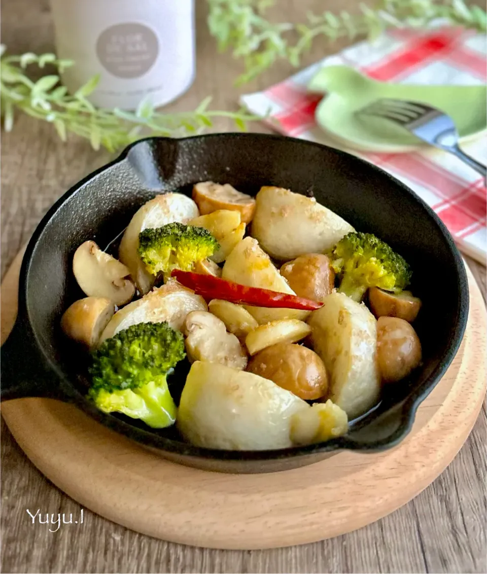 かぶとマッシュルームのアヒージョ　スモーク塩で|ゆーこどんさん