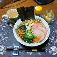醤油ラーメン、ホット桃ジュース、沢庵|enarinさん