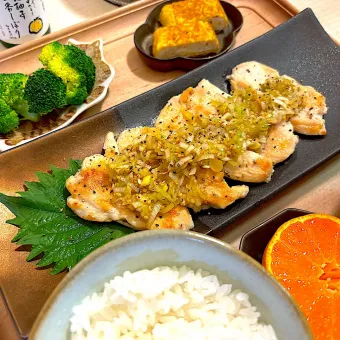 Snapdishの人気料理写真:鶏むね肉のタン塩風