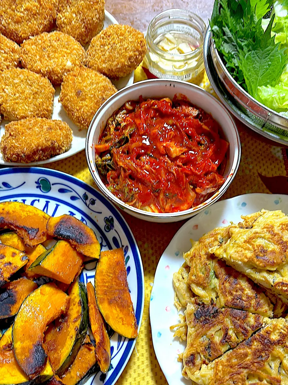 パスタチヂミ　焼き南瓜　白菜キムチ　酢大根　崎本のコロッケ|4jinoanataさん