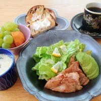 朝ごはん|ひんひさん