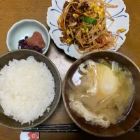 夕食　モヤシと豚ひき肉、ネギ、ニンニクの甘辛炒め|ATさん