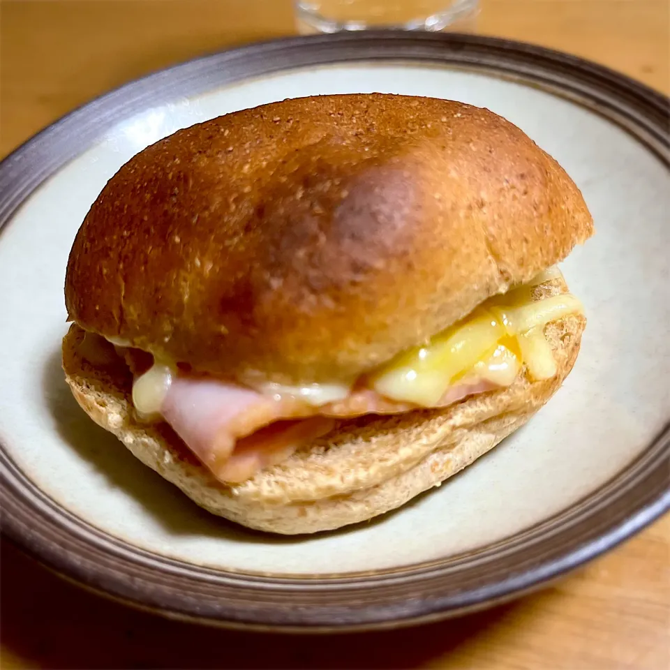 ベーコンチーズマンゴーのトーストサンド|deekay71さん