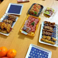 焼き鳥、たこのマリネ、ローストビーフ、タイ風ビーフン。|くろーぶやんさん