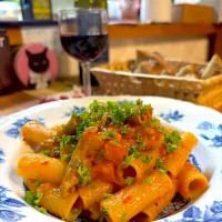 モツトマト煮の残りでリガトーニ|かおポンさん