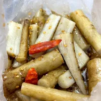 morimi32さんの料理 ごぼうのピリ辛白だし漬け|morimi32さん