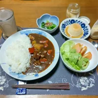 ビーフシチューライス、サラダ、小松菜のお浸し、沢庵、桃ジュース、手作りマグカッププリン(夕飯)|enarinさん