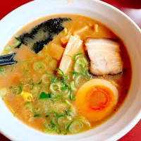 🍜昼【醤油とんこつラーメン】🍜|Laniさん