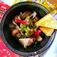 スペイン🇪🇸キノコのアヒージョ|ナオミさん