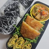 ☆高校生弁当☆お握り(鮭、梅、シラス)、厚揚げ野菜あんかけ、キャベツ、コロッケ、大根葉の卵焼き| ｼｮｺﾗさん