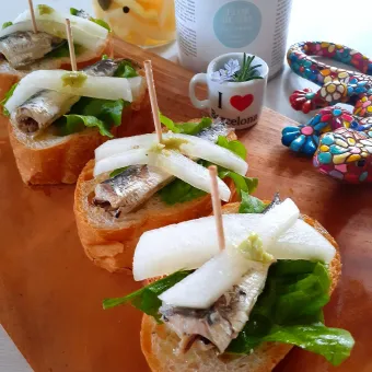 Snapdishの人気料理写真:鰯と大根とわさびのピンチョス🇪🇸