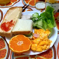 トーストとサンド半分|みんみんさん