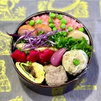 椎茸の肉詰め、鯖の醤油煮、しじみ佃煮入り出し巻き卵|めみさん