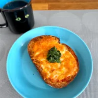 チーズトースト（セロリの葉のオイル漬け）|morimi32さん