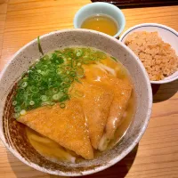 きつねうどん w/ かしわ飯(小)|T. Wonderさん