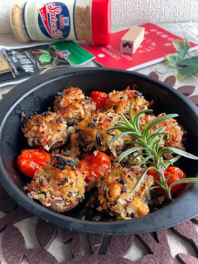 Snapdishの料理・レシピ写真:スタッフドマッシュルーム｜ころっとかわいい♡マッシュルームは好きですか？