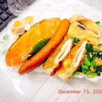 🅜🅔🅝🅤  鮭のお弁当     🎉㊗️400投稿目|Tsuu_chan‪ ·͜·♡‬さん