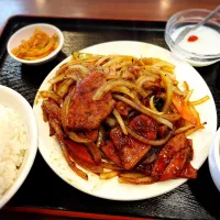 日替ランチ B定食（レバーと玉葱の黒胡椒炒） ¥780|Blue Moon Caféさん