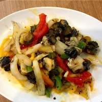 昔のベトナム　サザエのレモングラス炒め|よだみなさん