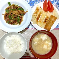 青椒肉絲とチーズ巻き|おしゃべり献立さん