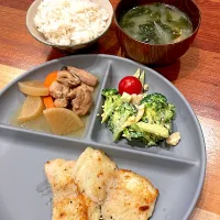 白身魚バターソテー　卵とブロッコリーサラダ　大根さっぱり煮　味噌汁|とゆあさん