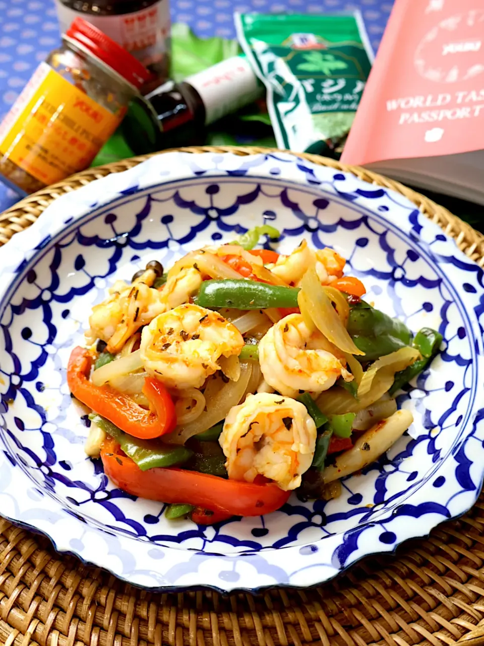 エビのチリインオイル炒め（ナンプリックパオ・パッ・クン）|めいめいさん