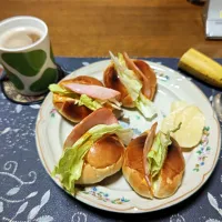 ロールパントーストサンドイッチ、沢庵、ホットコーヒー、バナナ(朝ご飯)| enarinさん