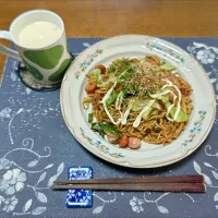 焼きそば、コーンポタージュスープ(昼飯)|enarinさん