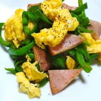 ピーマンと卵とハムの炒め|はるみさん