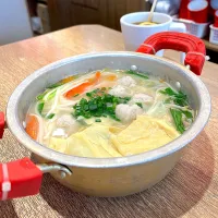 三鲜瘦肉丸小鍋米線| skyblueさん