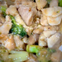 鶏肉とブロッコリー🥦のガーリックバター醤油炒め！|Megさん