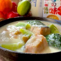 秋鮭の糀甘酒酒粕みそクリームシチュー(トリプル発酵)|9421beruさん