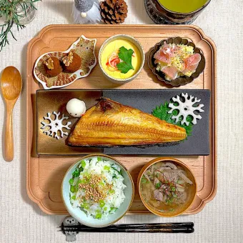 Snapdishの人気料理写真:ホッケと菜飯の献立