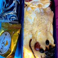 #昼飯　豆と昆布の天パー顔オムライス弁当クッキー添え|ms903さん