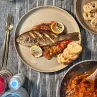 ペスカド・アル・オルノ、ピスト添え
まる(丸大豆)さんの料理 ペスカド・アル・オルノ pescado blanco al horno| まる(丸大豆)さん