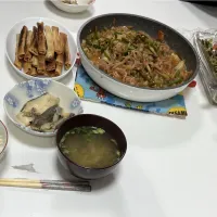 晩御飯☆海老とチーズの春巻き☆豚カルビ炒め☆インスタントみそ汁☆アブラカレイの煮付け☆大根菜とじゃこのふりかけ|Saharaさん