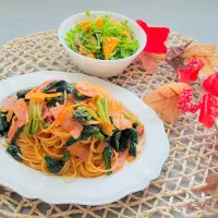 「ほうれん草のトマトパスタ＆柿と豆苗のナムル」|バシュランさん
