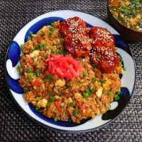 黒チャーハン＆ヤンニョムチキン♪ムスコの置きランチ|からあげビールさん